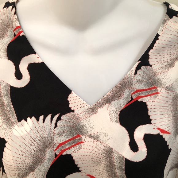 NWOT Alfani blouse sz Small Black w White and Red swans - Picture 5 of 8